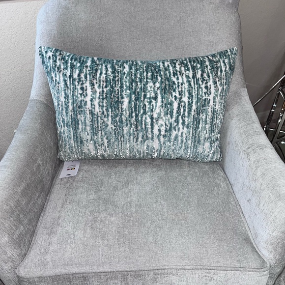 1-NWT CALDEIRA CUT VELVET DESIGN DECORATIVE PILLOW Read description for details - Picture 9 of 13